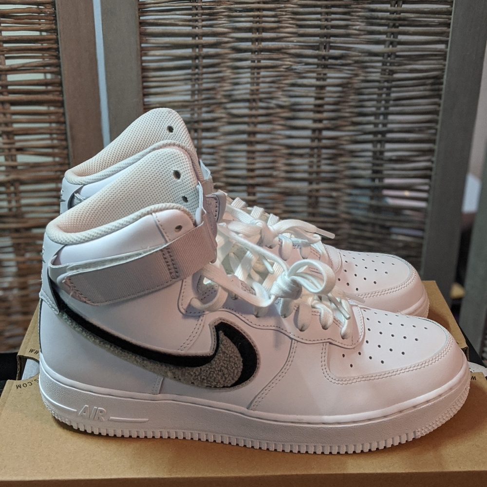 Nike Air Force One 1 High '07 LV8 Chenille Swoosh
